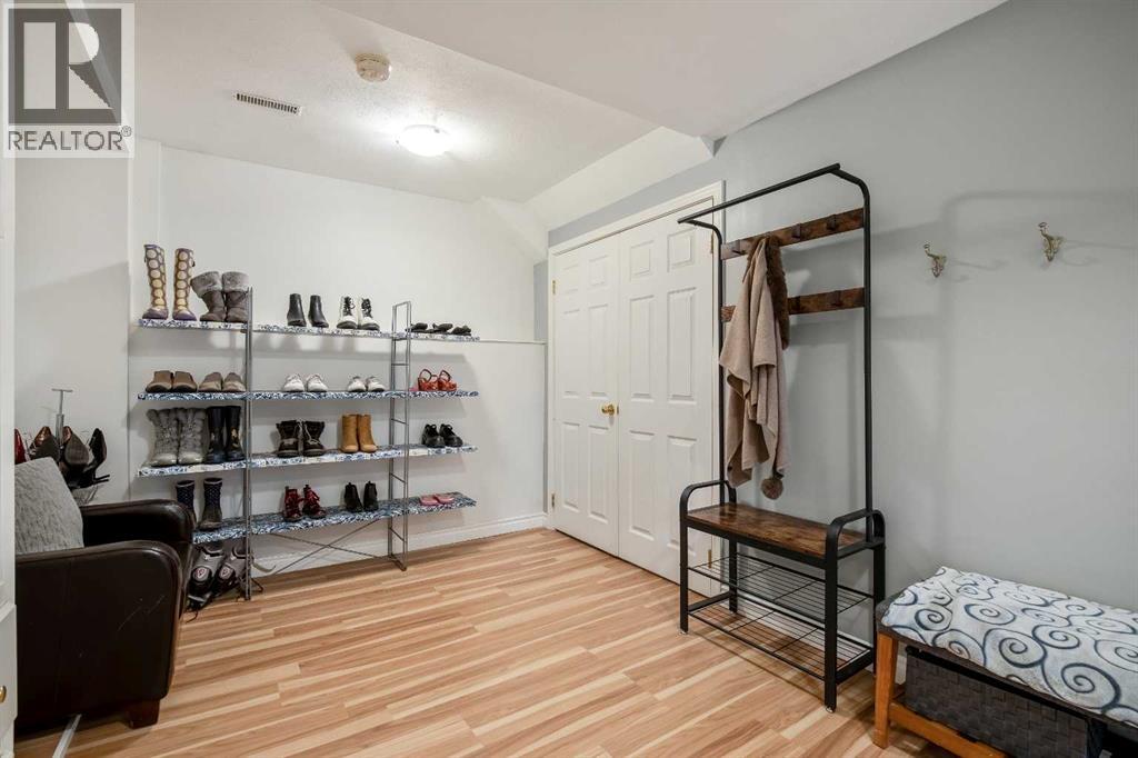 71 Strathclair Rise Sw, Calgary, Alberta  T3H 1G3 - Photo 30 - A2353953