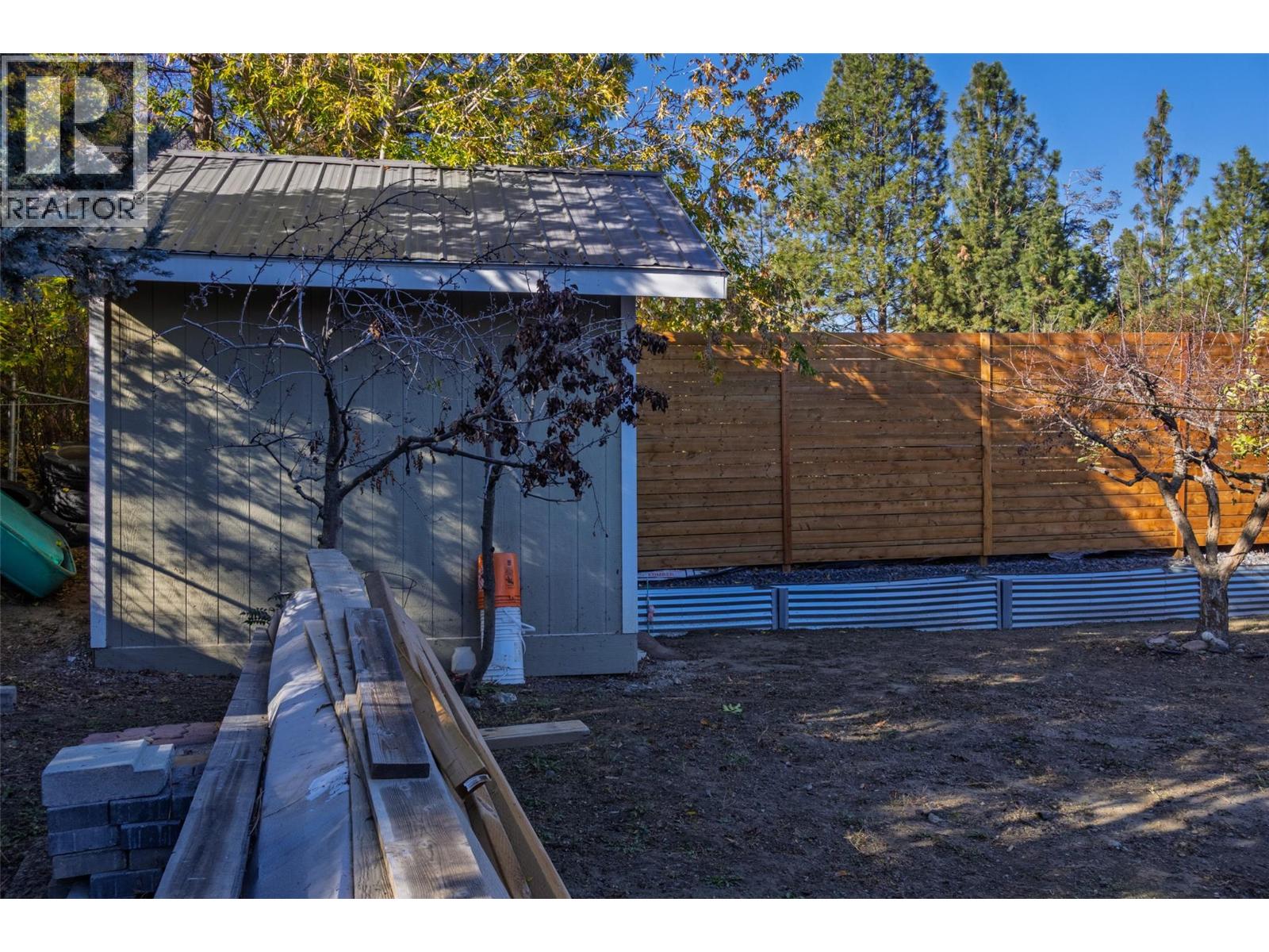 325 Whiteshield Crescent