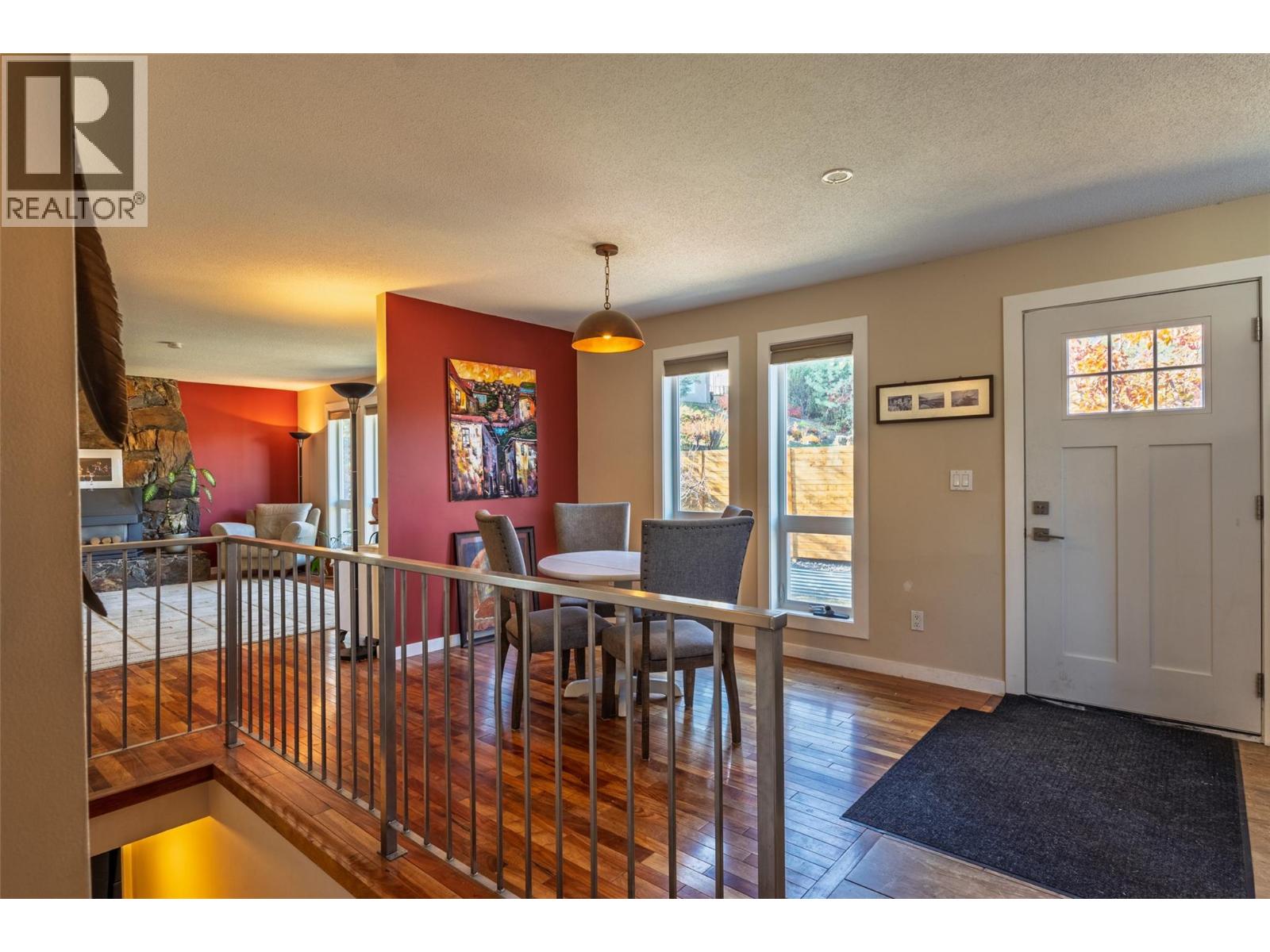 325 Whiteshield Crescent