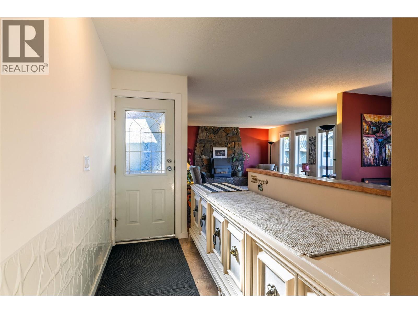 325 Whiteshield Crescent