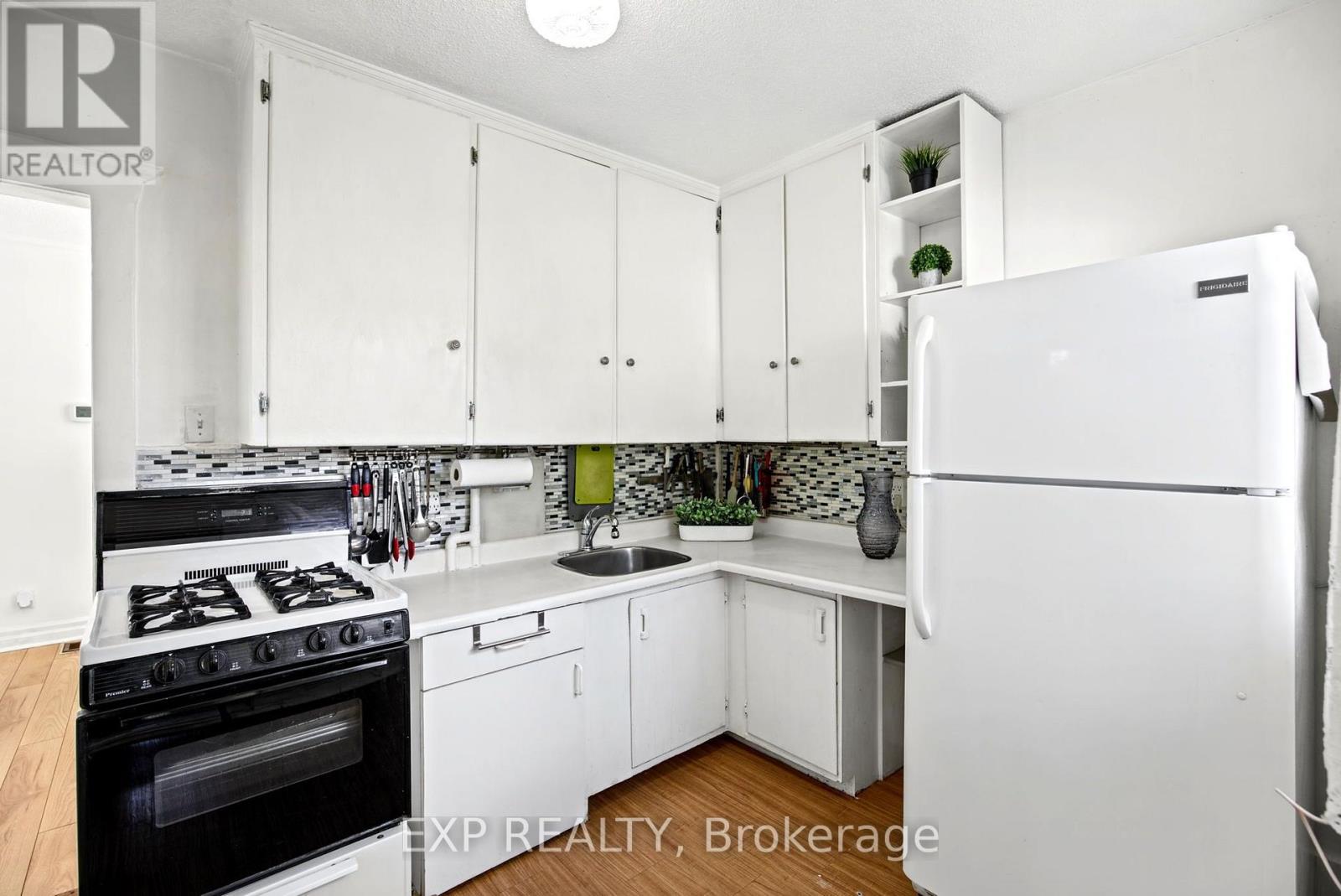 72 Newport Avenue, Toronto, Ontario  M1L 1J2 - Photo 15 - E14113342
