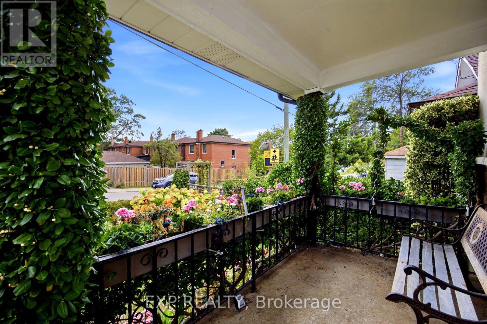 72 Newport Avenue, Toronto, Ontario  M1L 1J2 - Photo 5 - E14113342