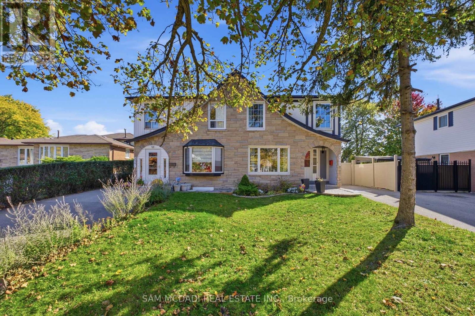 2499 Selord Court, Mississauga (Clarkson), Ontario  L5J 1P6 - Photo 2 - W14113374