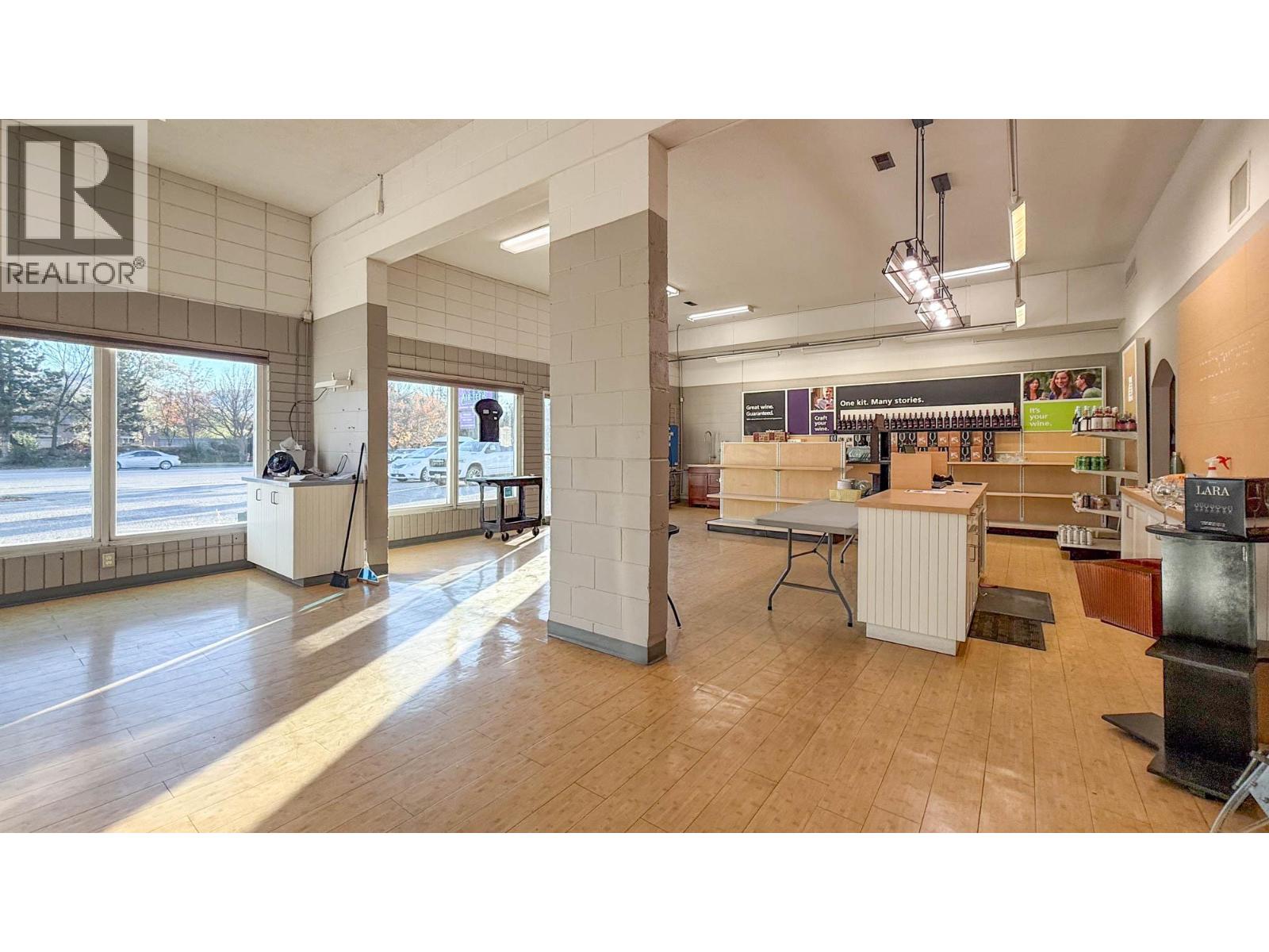 4313 25 Avenue Unit# 2A &amp; 3A