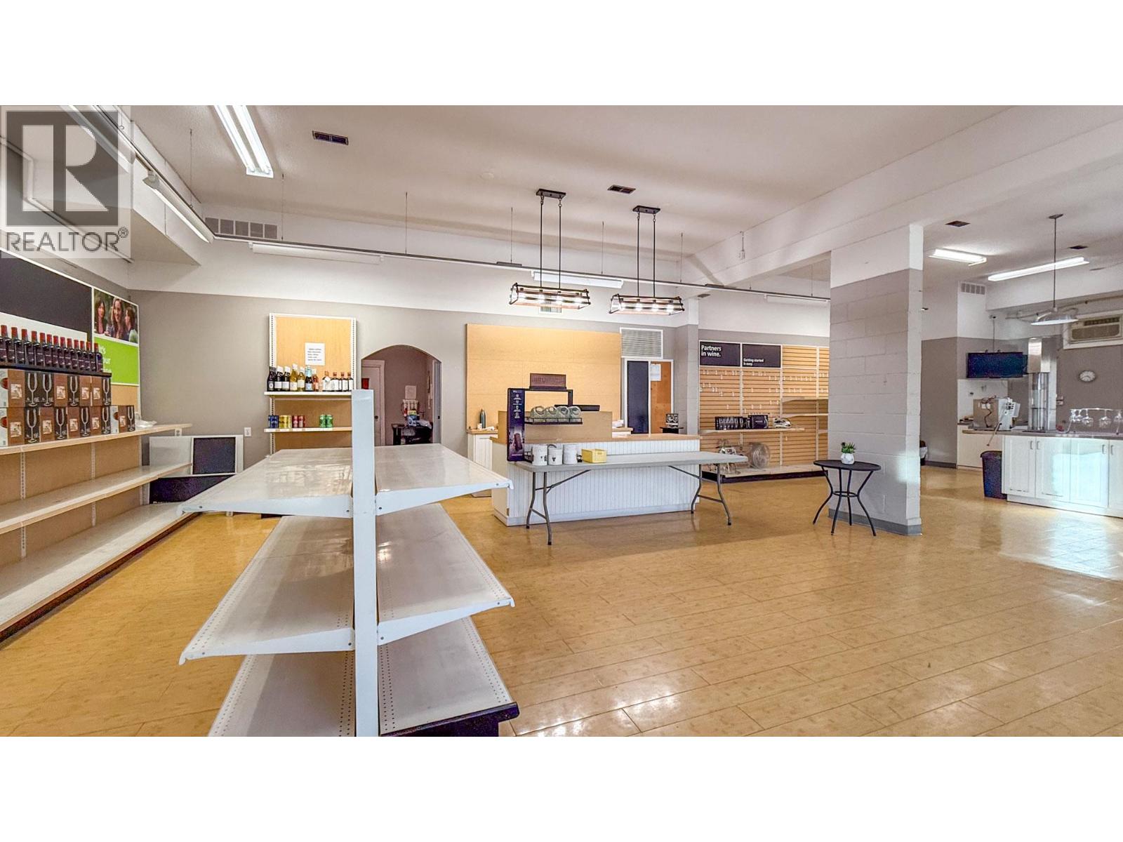 4313 25 Avenue Unit# 2A &amp; 3A