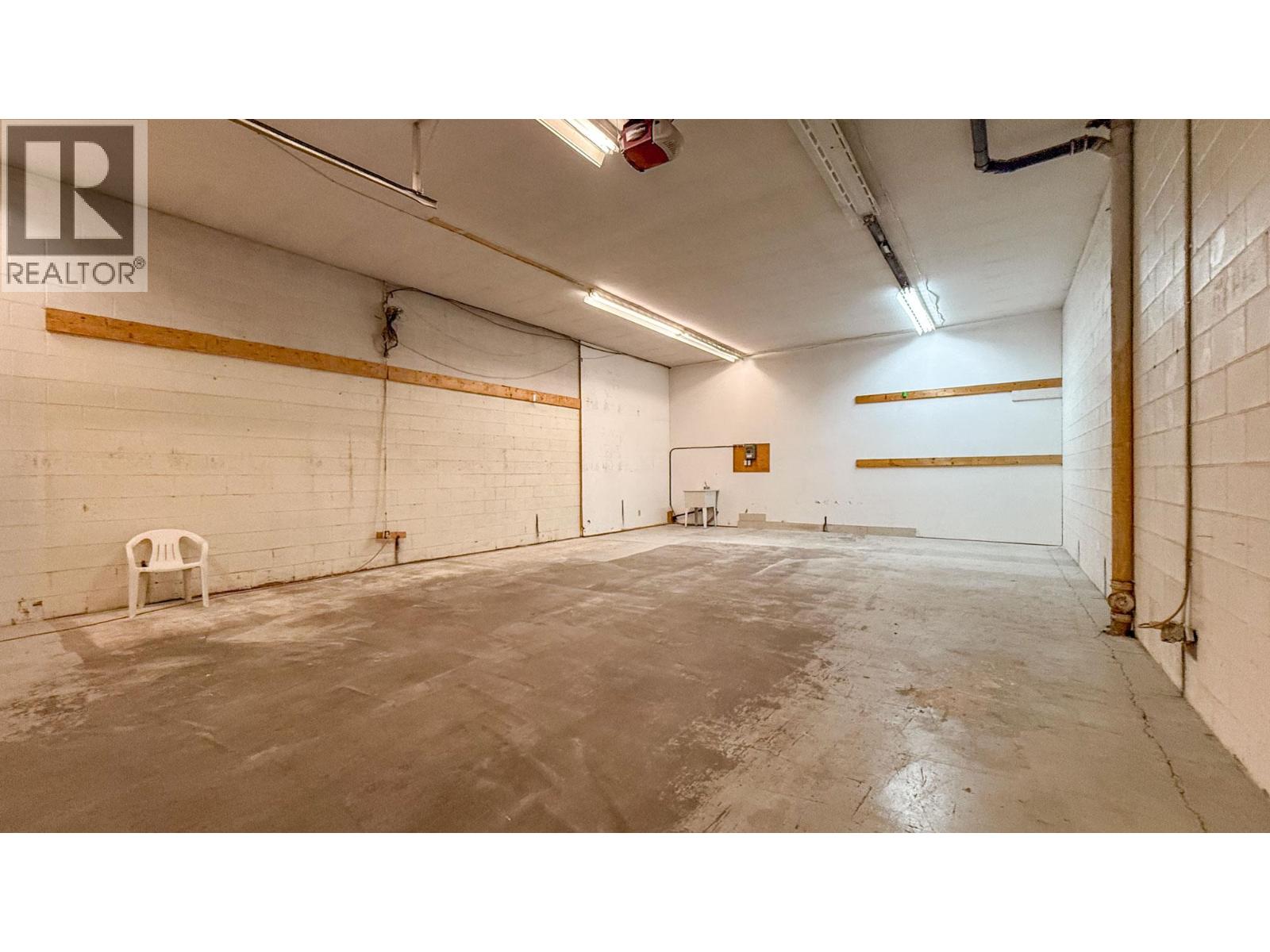 4313 25 Avenue Unit# 2A &amp; 3A