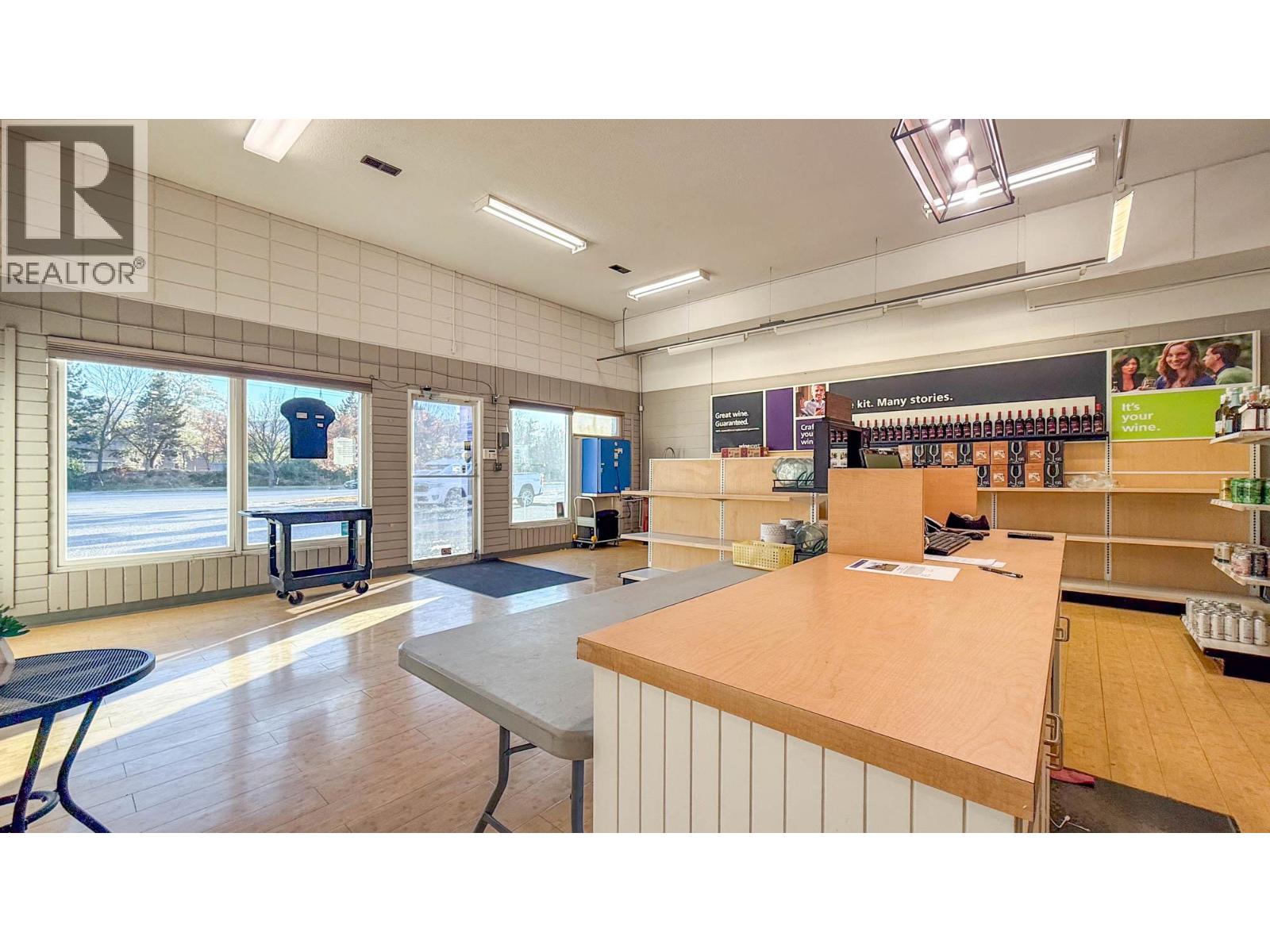 4313 25 Avenue Unit# 2A &amp; 3A