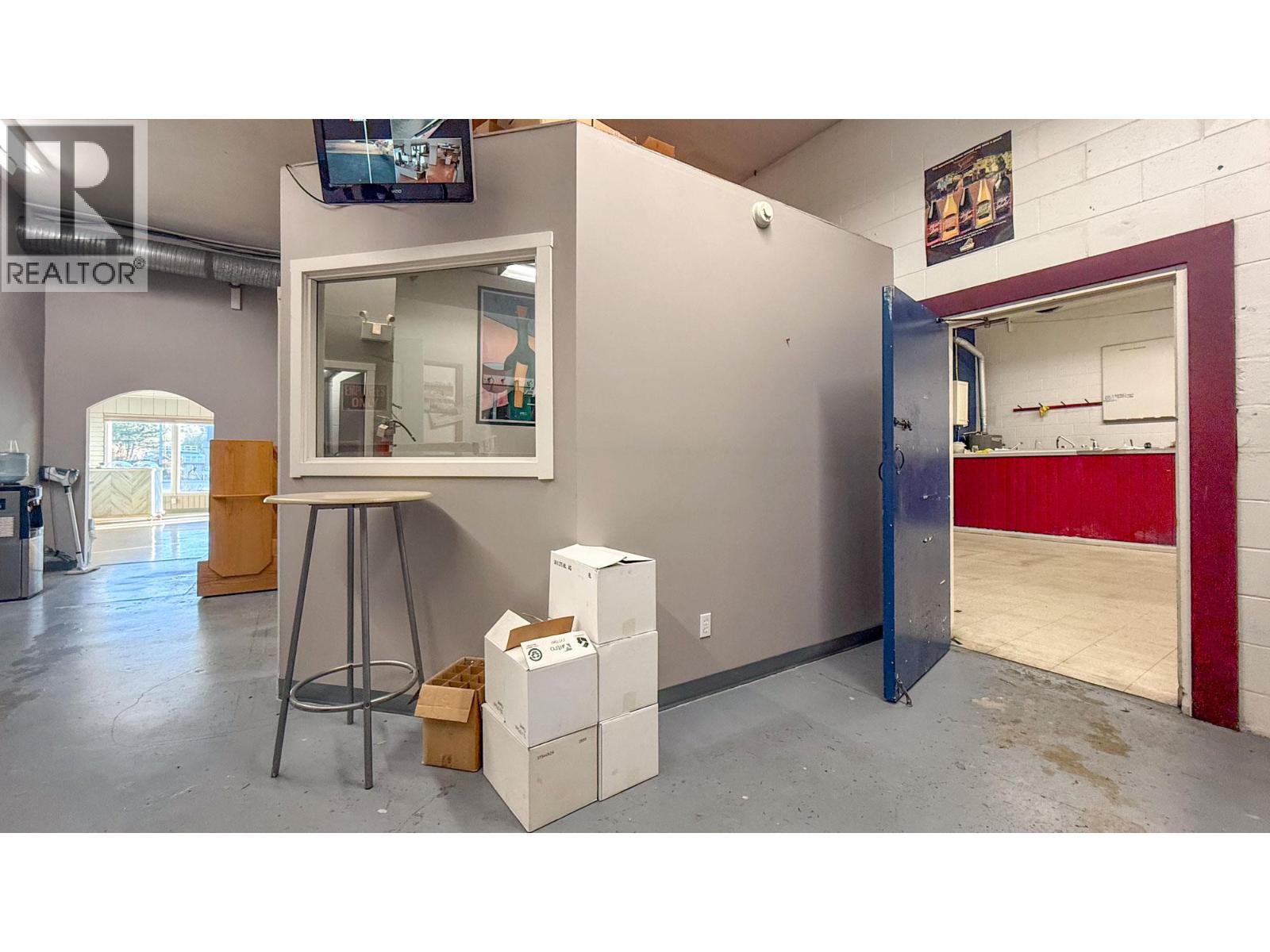 4313 25 Avenue Unit# 2A &amp; 3A