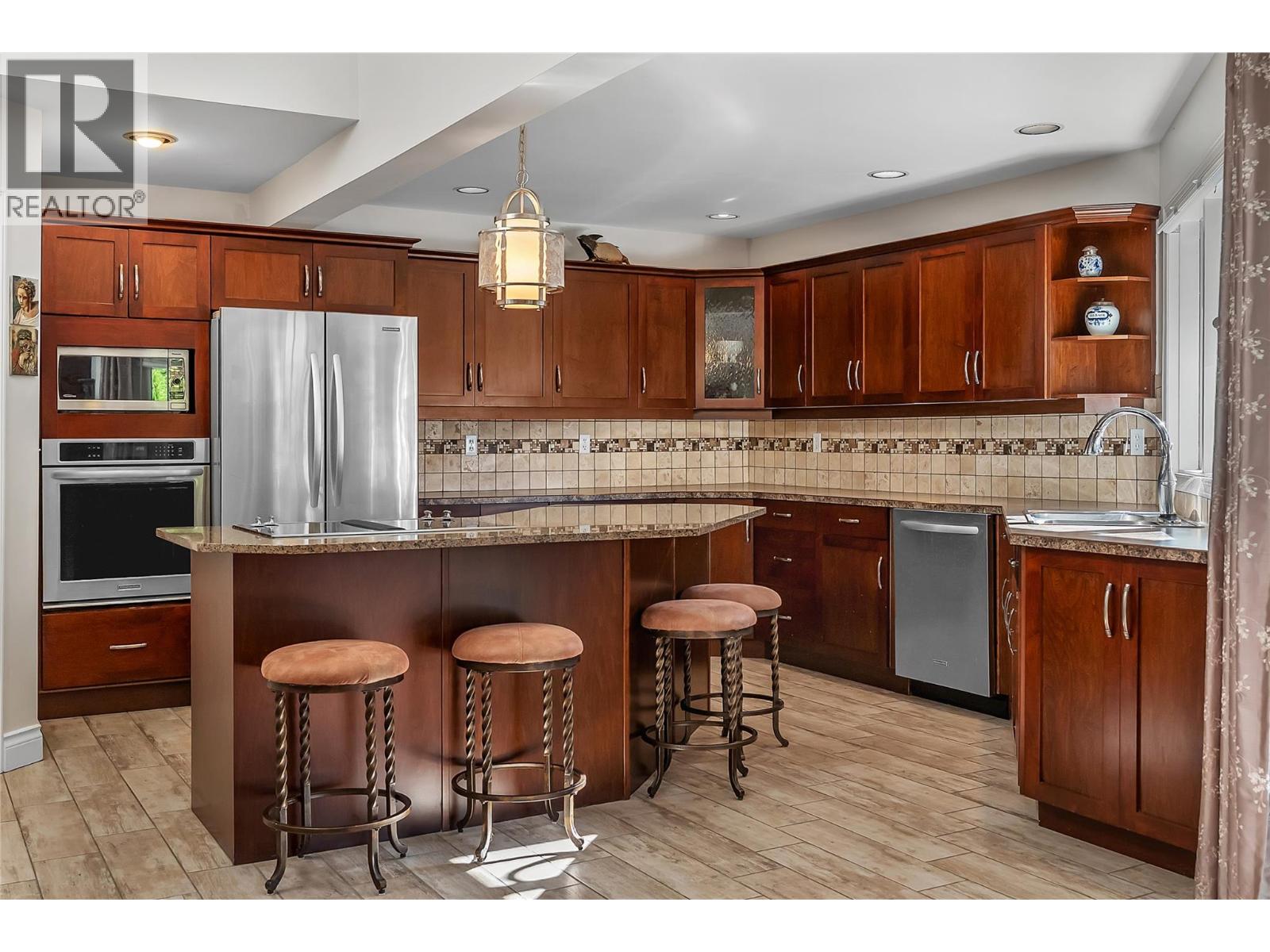 437 Duke Court, Kelowna, British Columbia  V1W 3A2 - Photo 19 - 10404377