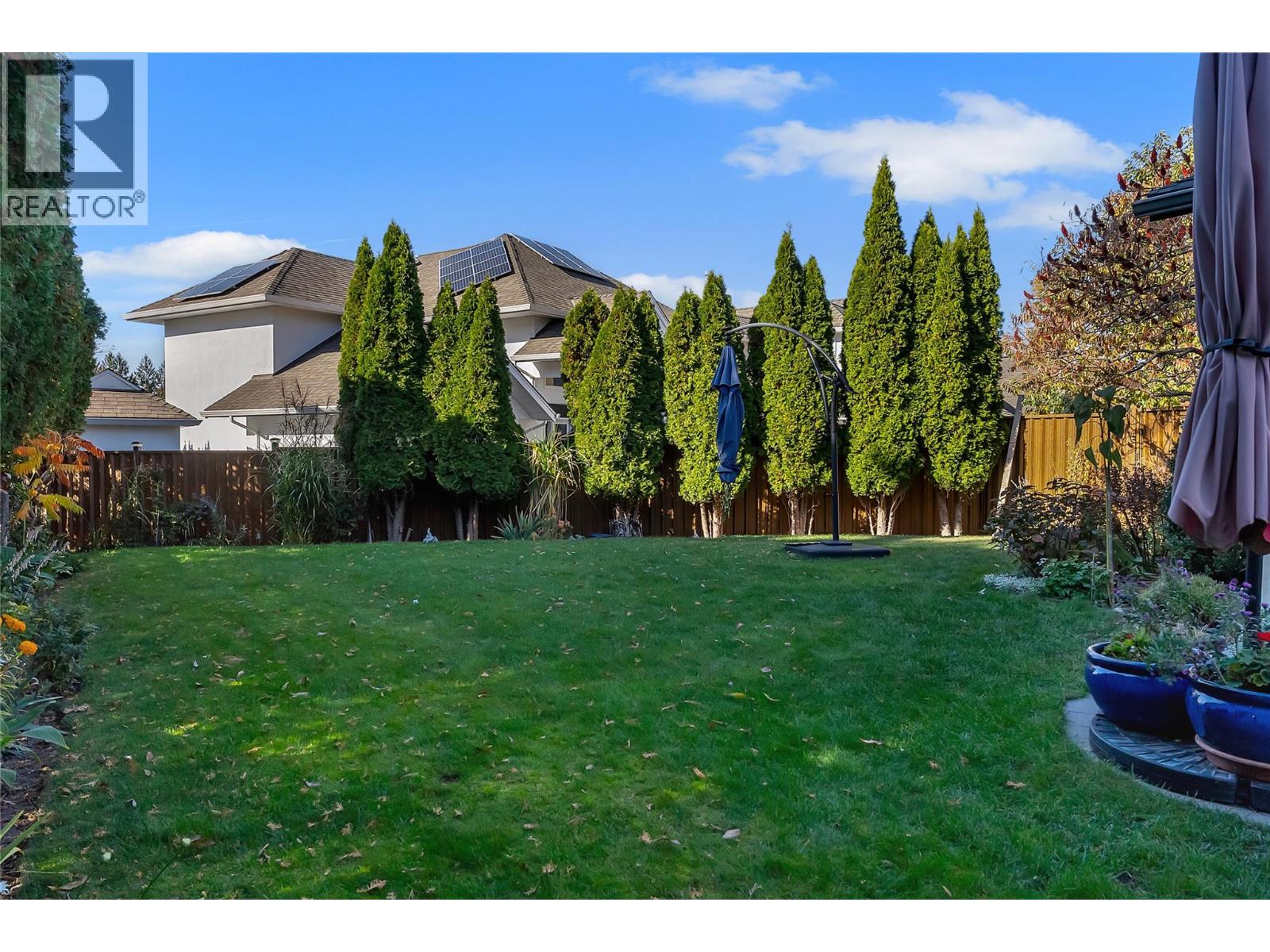 437 Duke Court, Kelowna, British Columbia  V1W 3A2 - Photo 32 - 10404377