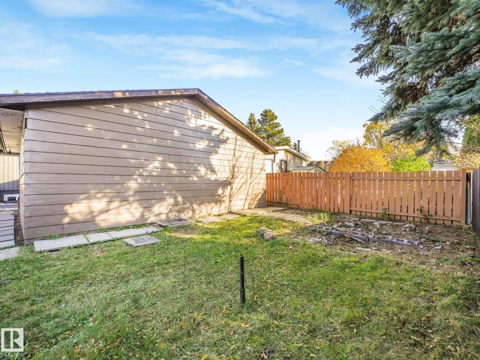 1036 MOYER DR