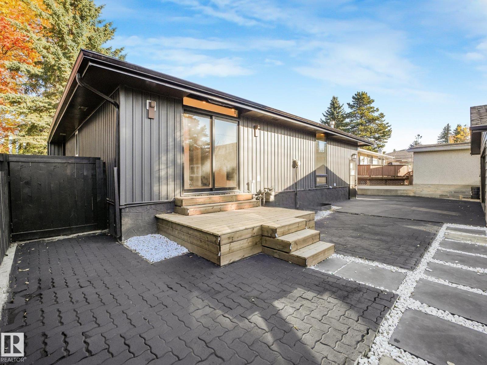 1036 MOYER DR