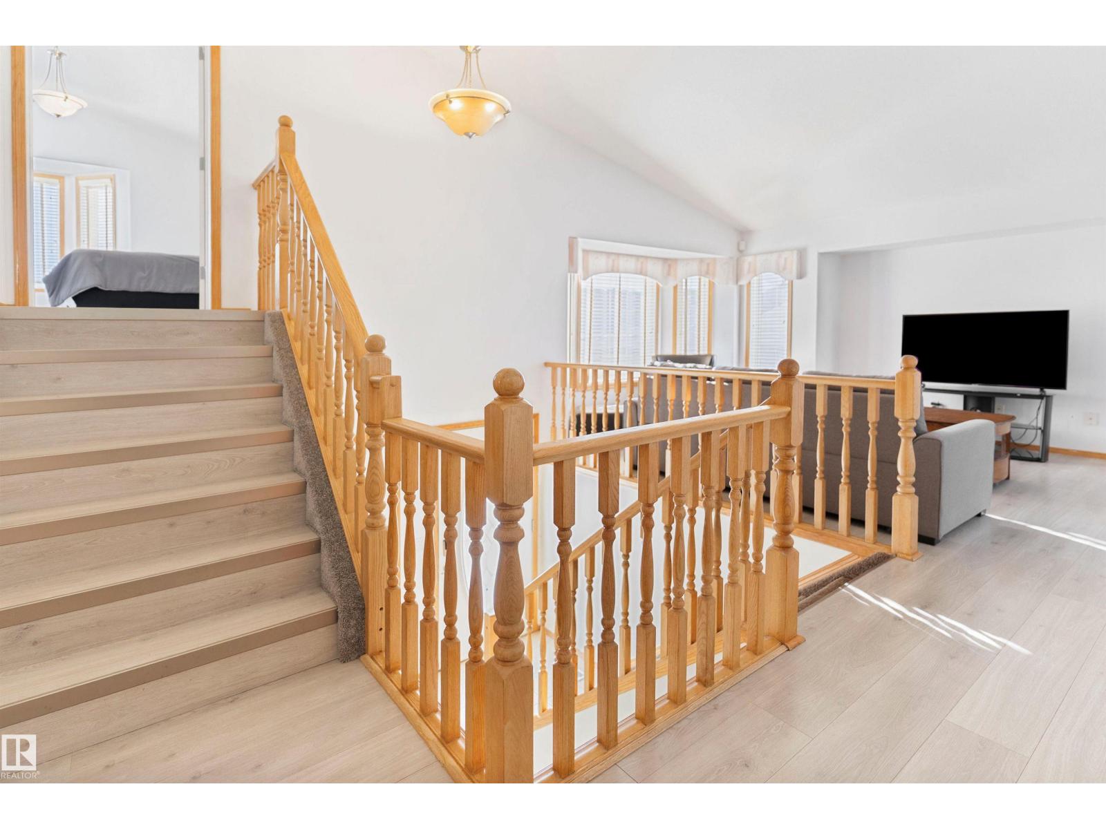8010 166A AV NW
