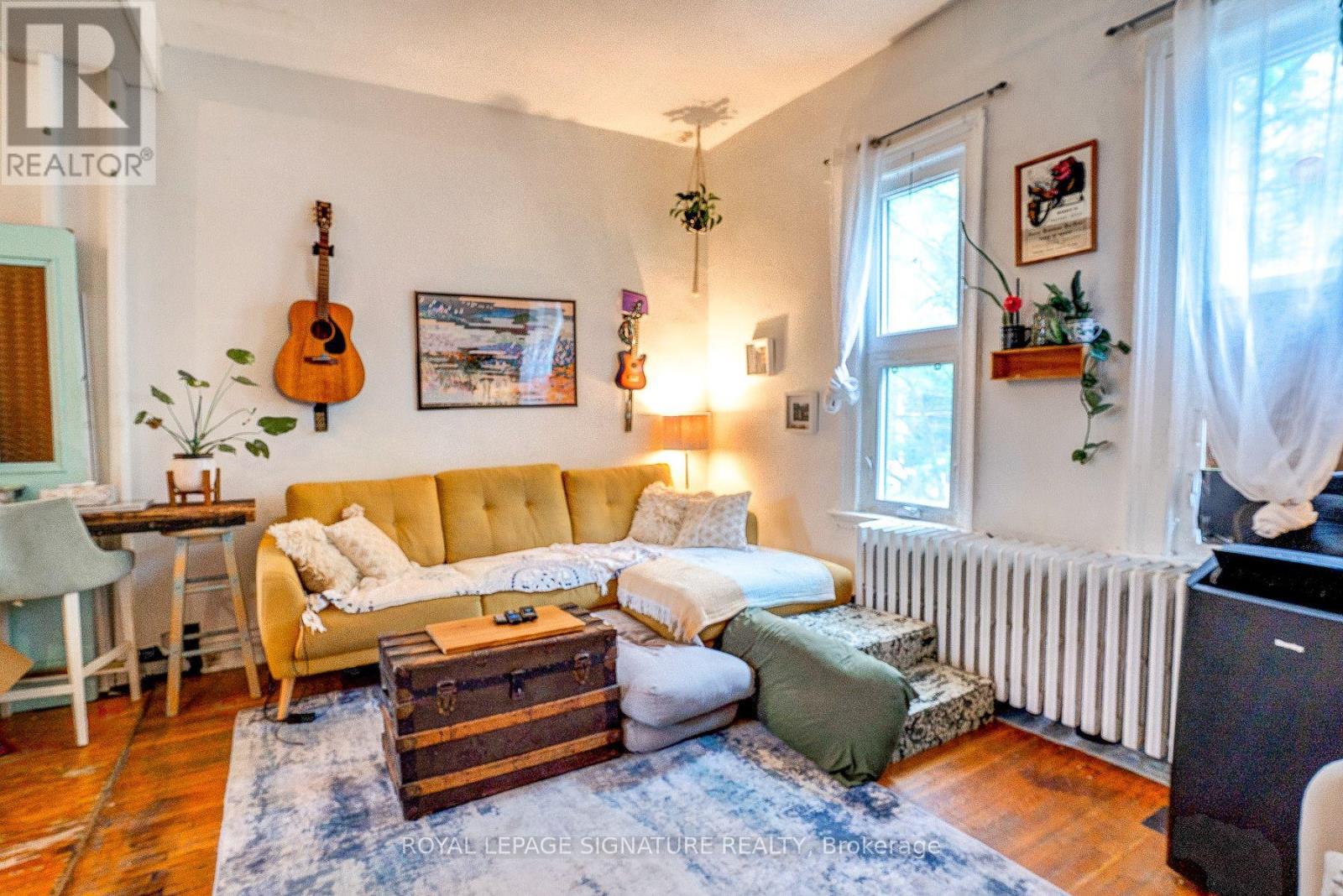 930 King Street W, Toronto, Ontario  M5V 1P5 - Photo 2 - C14113420