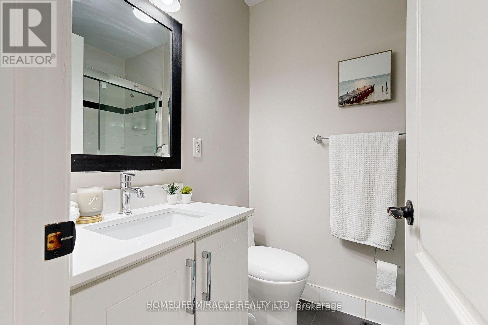 32 Araman Drive, Toronto, Ontario  M1T 2P6 - Photo 8 - E14113408