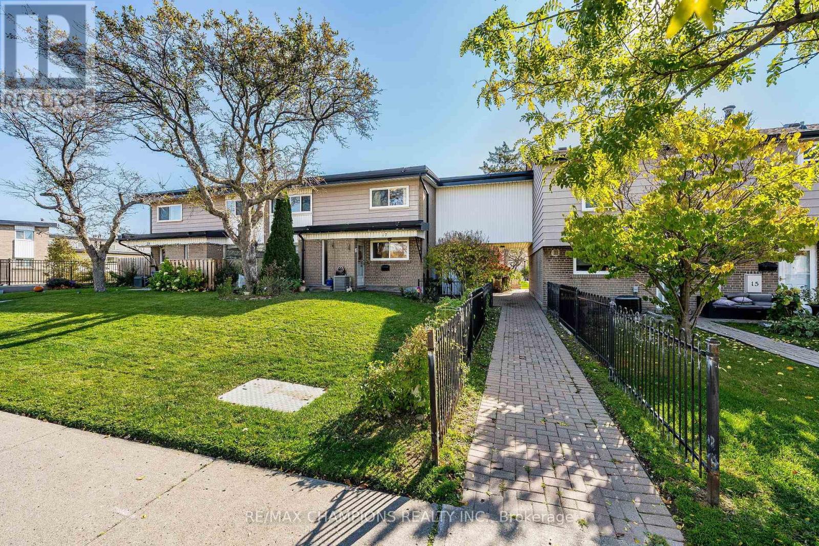 17 - 925 BAYLY STREET, Pickering, Ontario