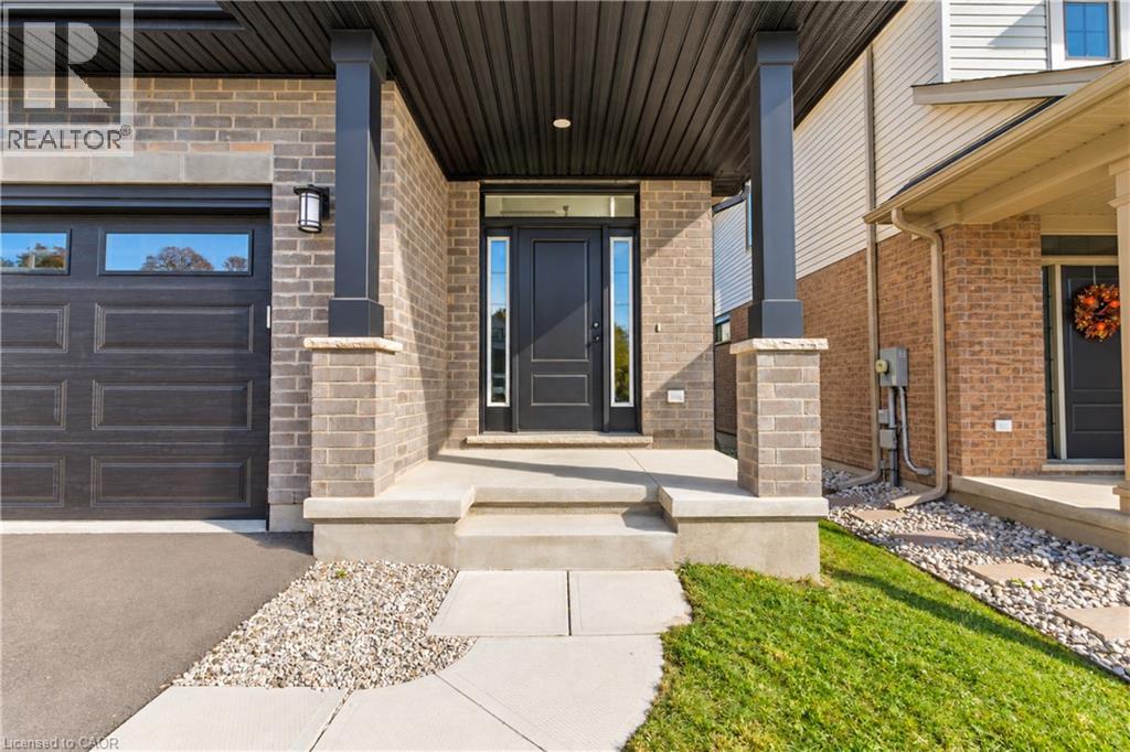 60 Lark Street, Tillsonburg, Ontario  N4G 0K8 - Photo 3 - 40873588