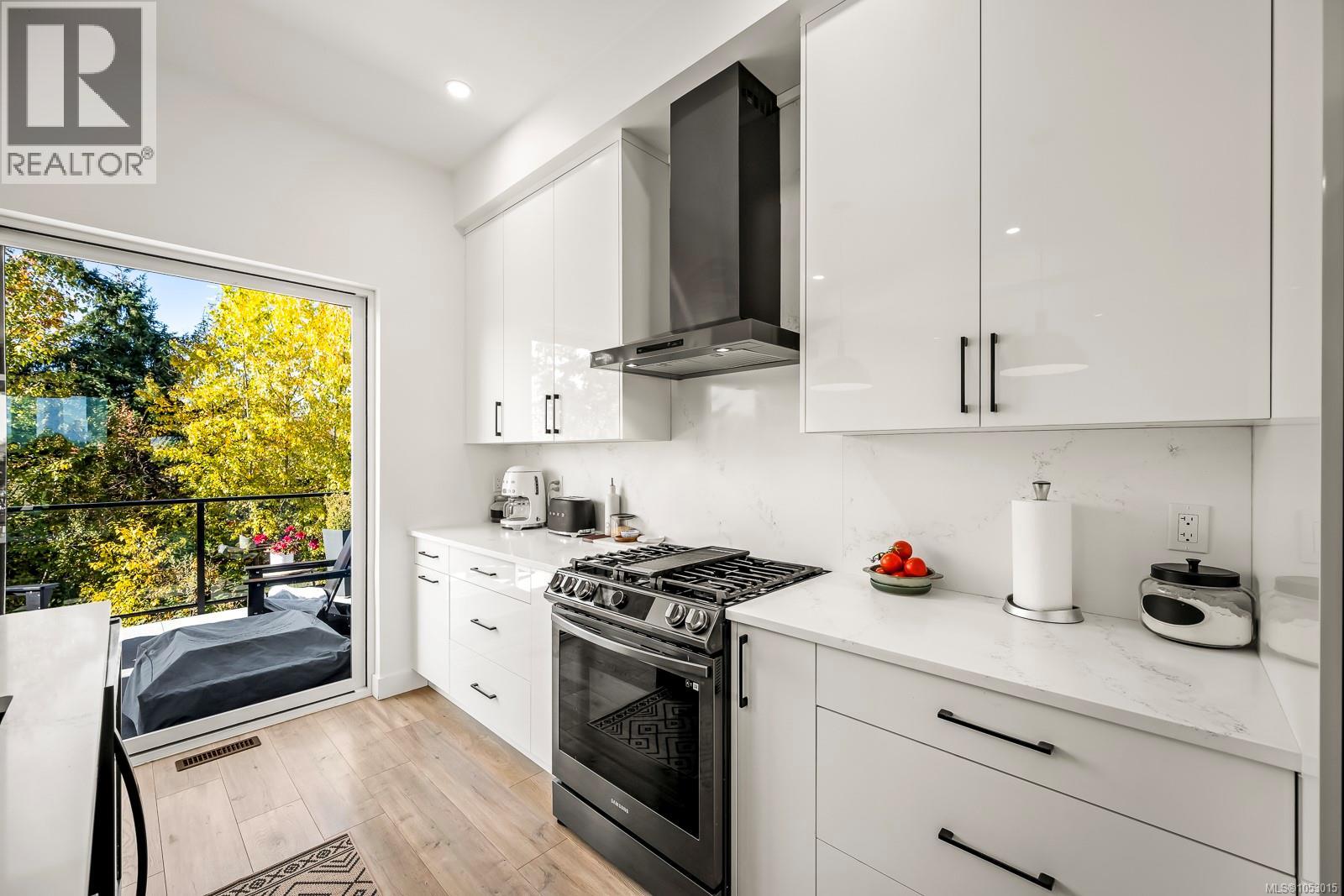 3376 Eagleview Cres