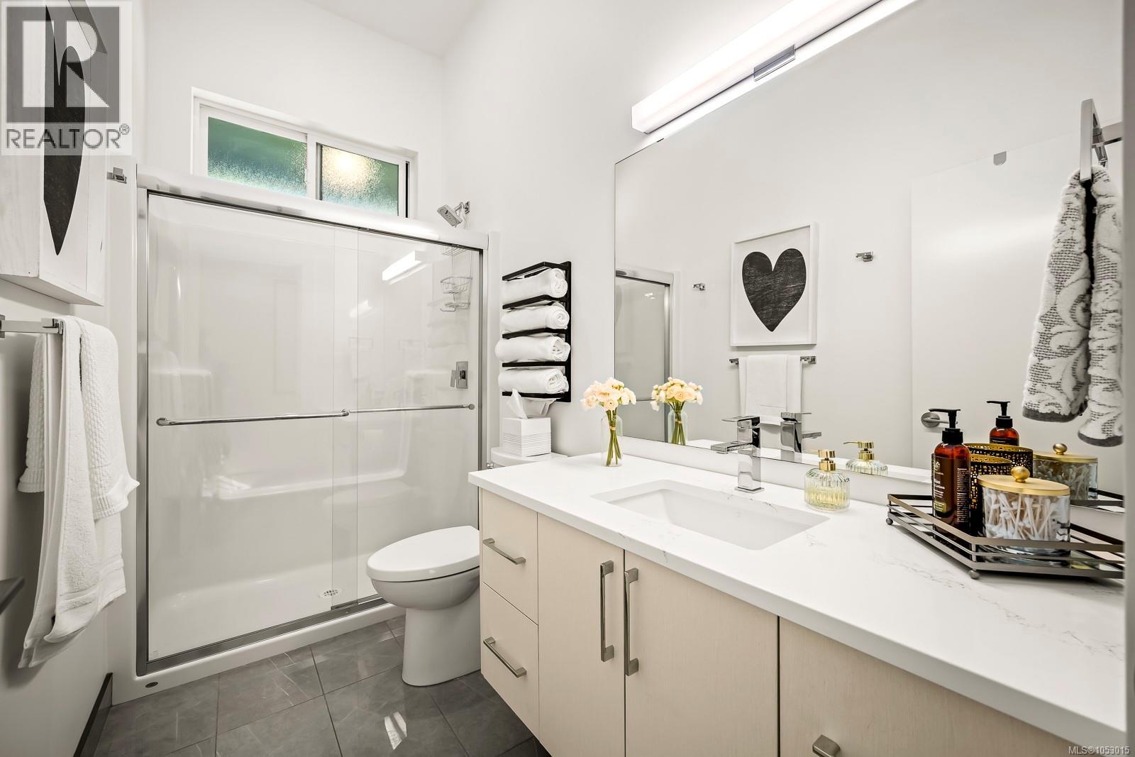 3376 Eagleview Cres