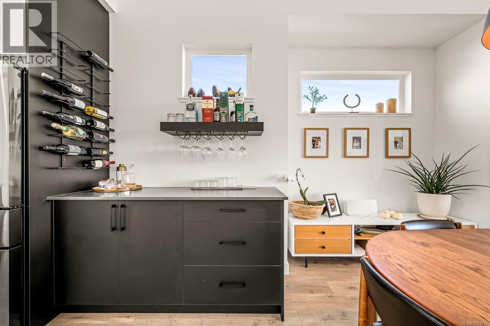 3376 Eagleview Cres