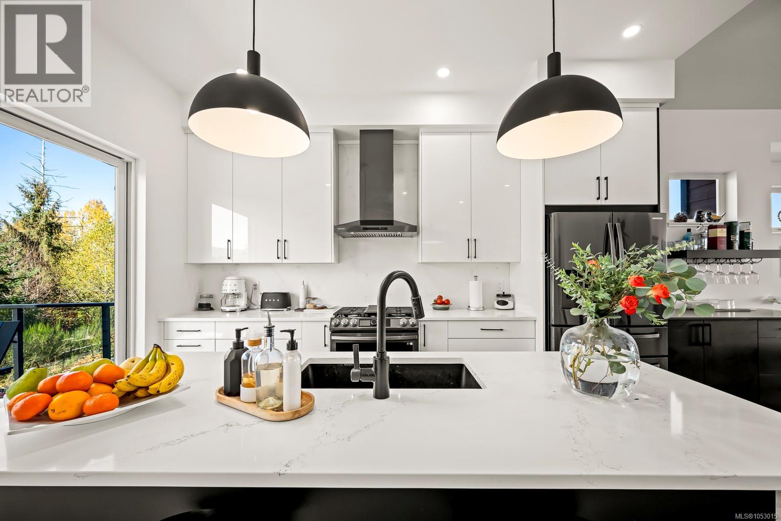 3376 Eagleview Cres