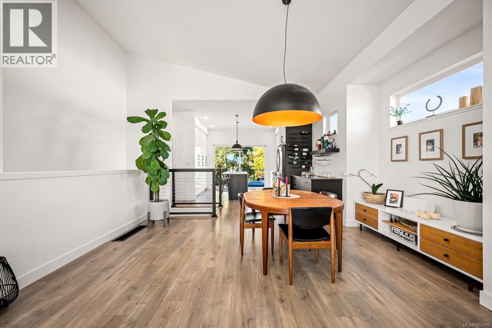 3376 Eagleview Cres