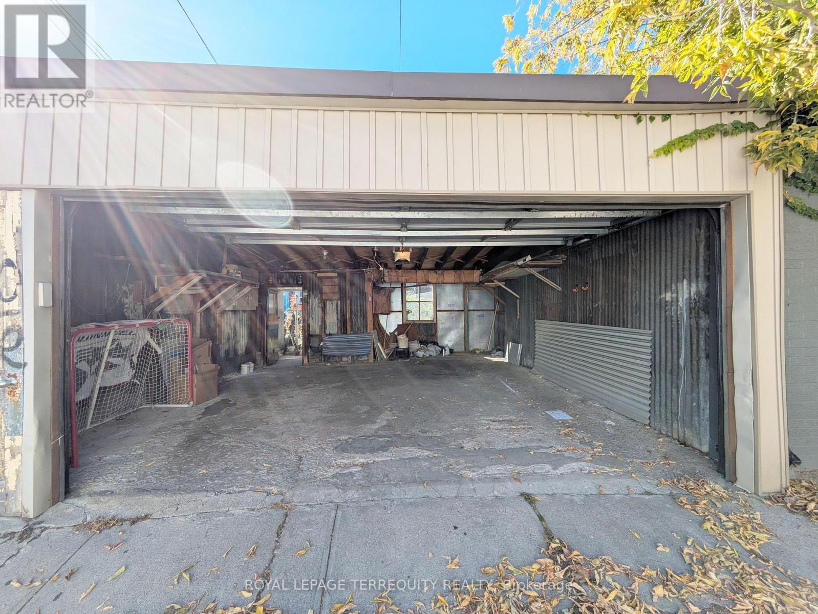 831 Shaw Street, Toronto, Ontario  M6G 3L9 - Photo 32 - W14108272