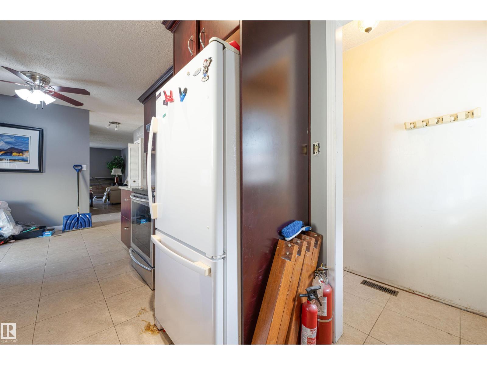 9224 82 ST
