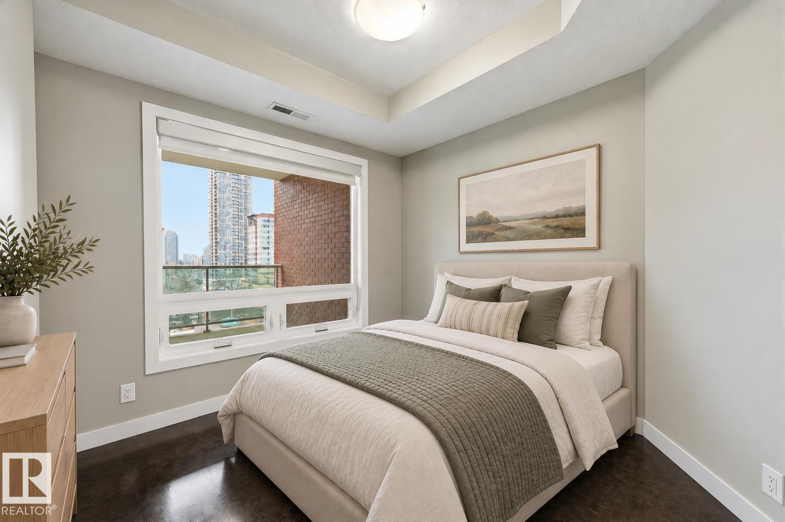 #805 10055 118 ST NW