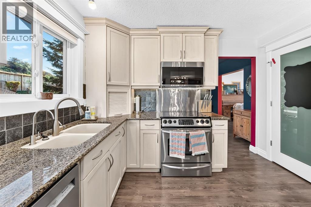 249 Chinook Drive, Cochrane, Alberta T4C 1E4 - Photo 9 - A2351199