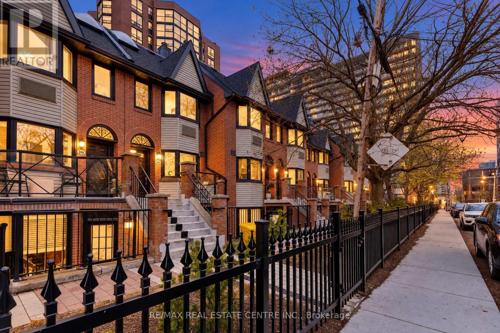 590A - 574 WELLINGTON STREET W, Toronto, Ontario