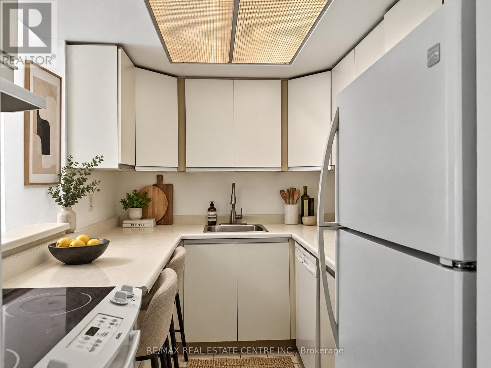 590a - 574 Wellington Street W, Toronto, Ontario M5V 2X5 - Photo 6 - C14113484