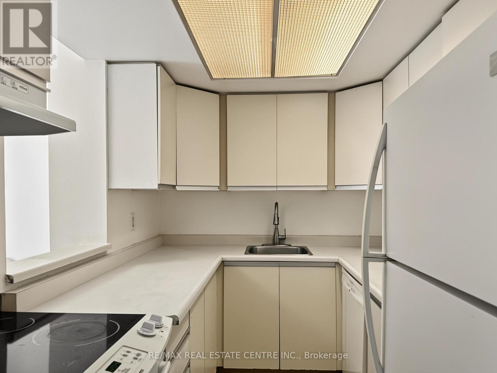 590a - 574 Wellington Street W, Toronto, Ontario M5V 2X5 - Photo 9 - C14113484