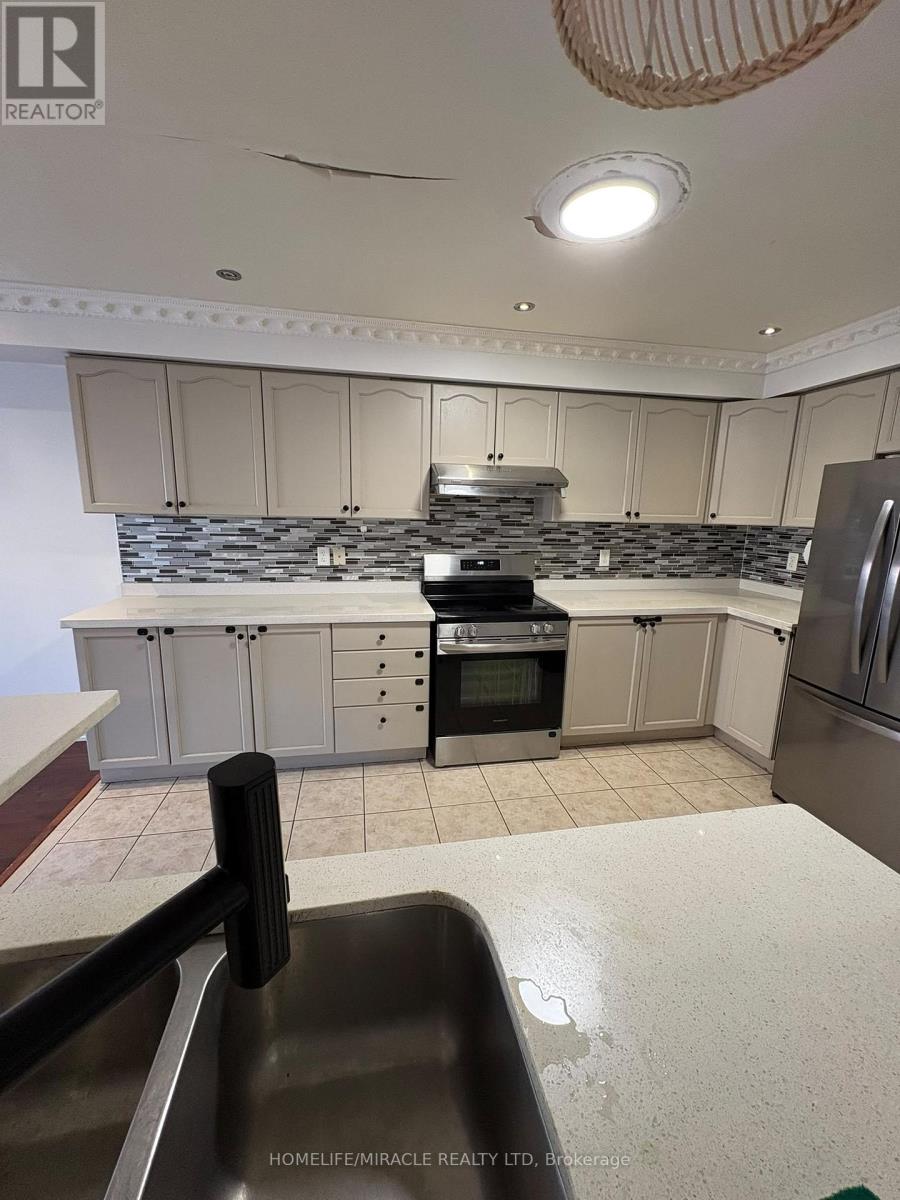 8 Quitebrook Crescent, Toronto, Ontario  M1X 2B2 - Photo 4 - E14113486