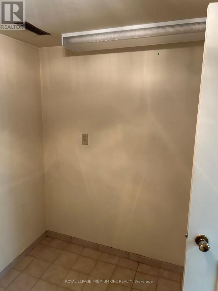 36 Windsor Road, Toronto, Ontario  M9R 3G4 - Photo 30 - W14113464