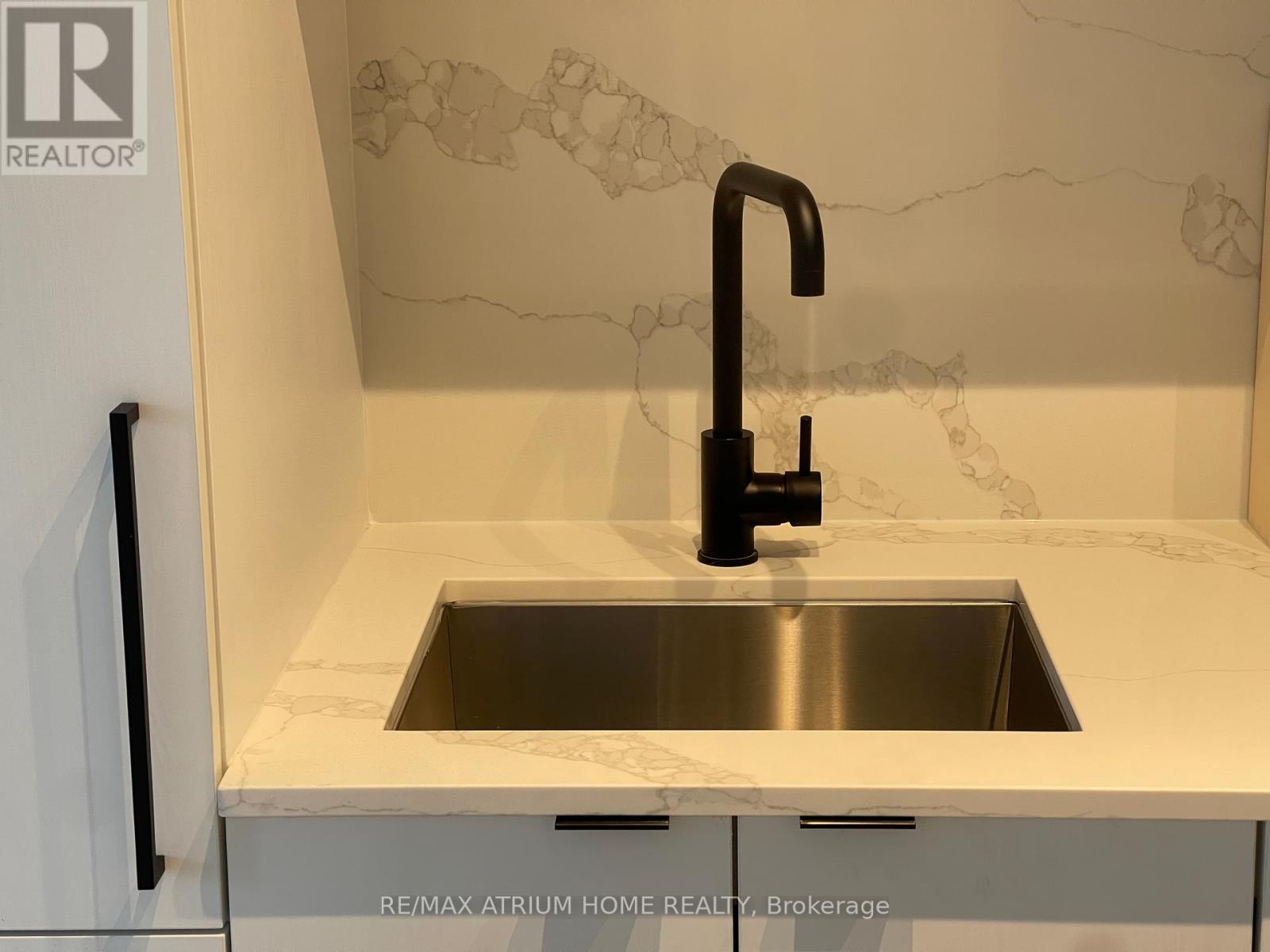 630 - 285 Dufferin Street W, Toronto, Ontario  M6K 0J2 - Photo 3 - W14113466