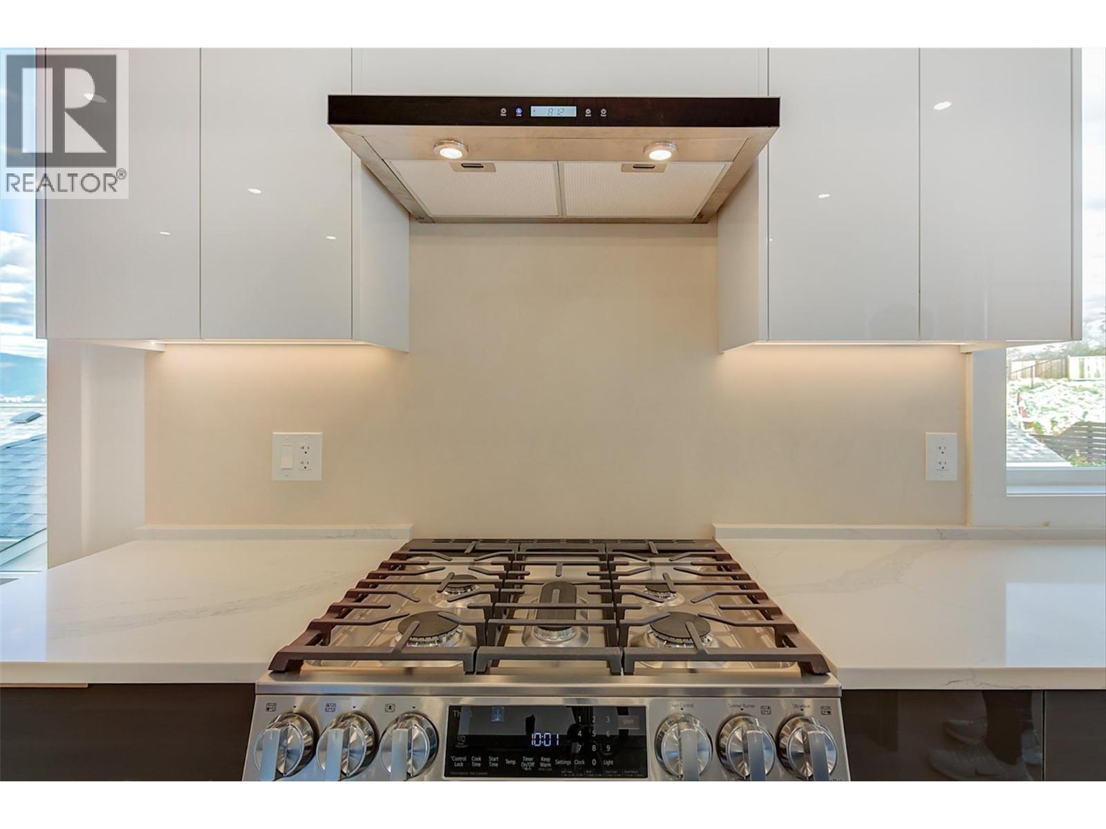 5084 Twinflower Crescent, Kelowna, British Columbia  V1W 5L8 - Photo 6 - 10403413