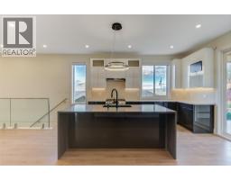 5084 Twinflower Crescent, Kelowna, British Columbia V1W 5L8 - Photo 3 - 10403413