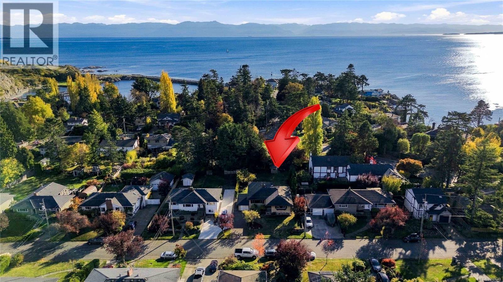 1161 Hadfield Ave, Esquimalt, British Columbia
