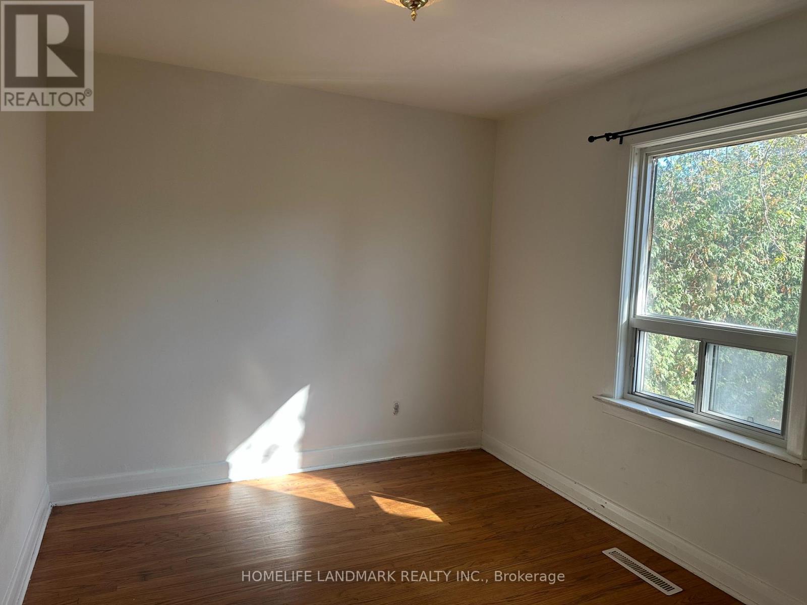 29 Nipigon Avenue, Toronto, Ontario  M2M 2V7 - Photo 9 - C14093984