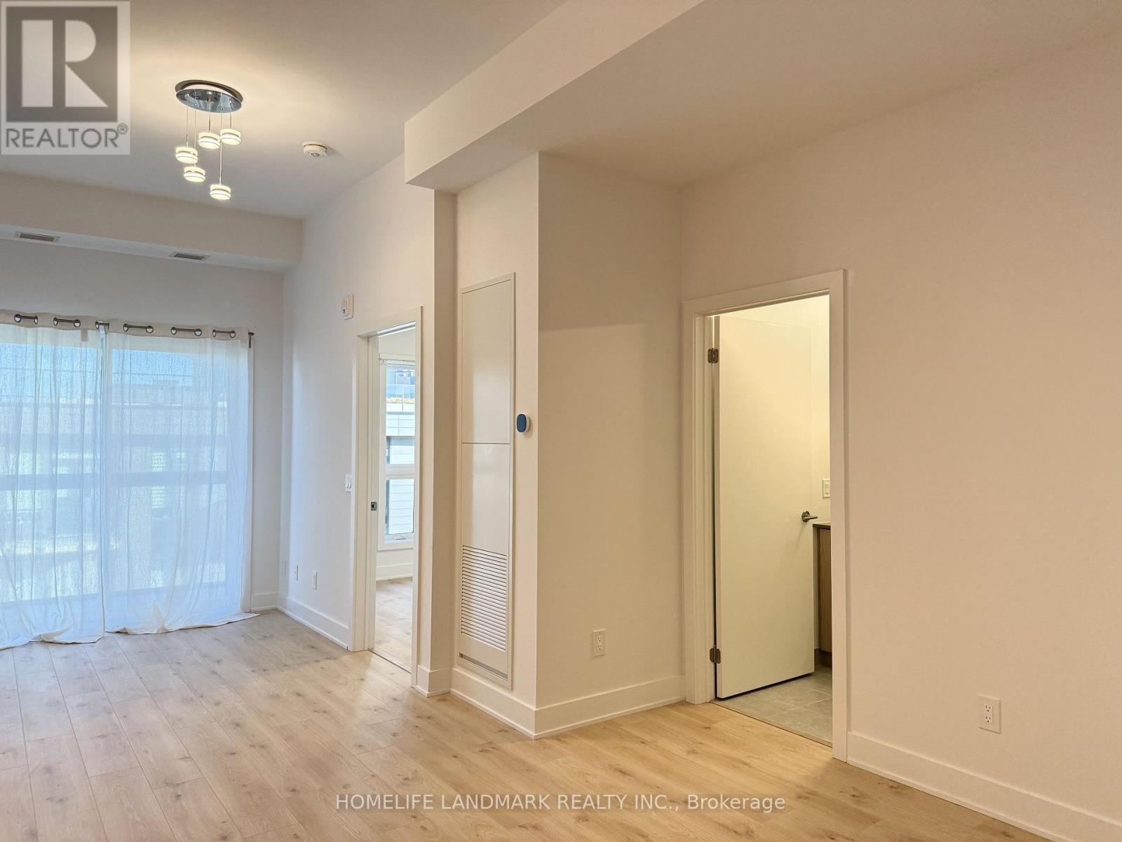 713 - 3008 William Cutmore Boulevard, Oakville, Ontario  L6H 8E7 - Photo 4 - W13885498