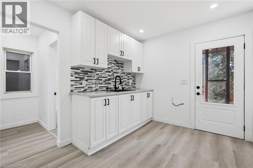 26 Sherman Avenue N, Hamilton, Ontario  L8L 6L8 - Photo 25 - 40873353