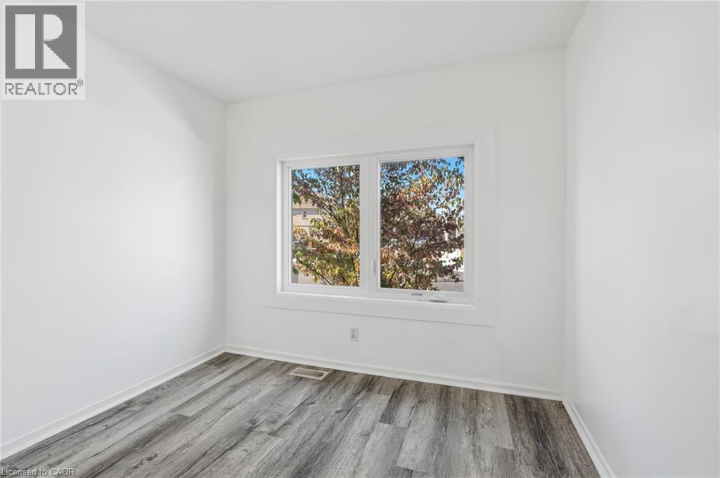 26 Sherman Avenue N, Hamilton, Ontario  L8L 6L8 - Photo 12 - 40871457