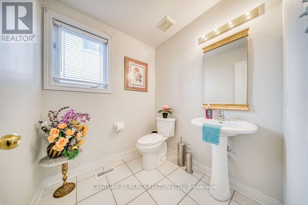 26 Root Crescent, Ajax, Ontario  L1T 4J8 - Photo 18 - E14108234