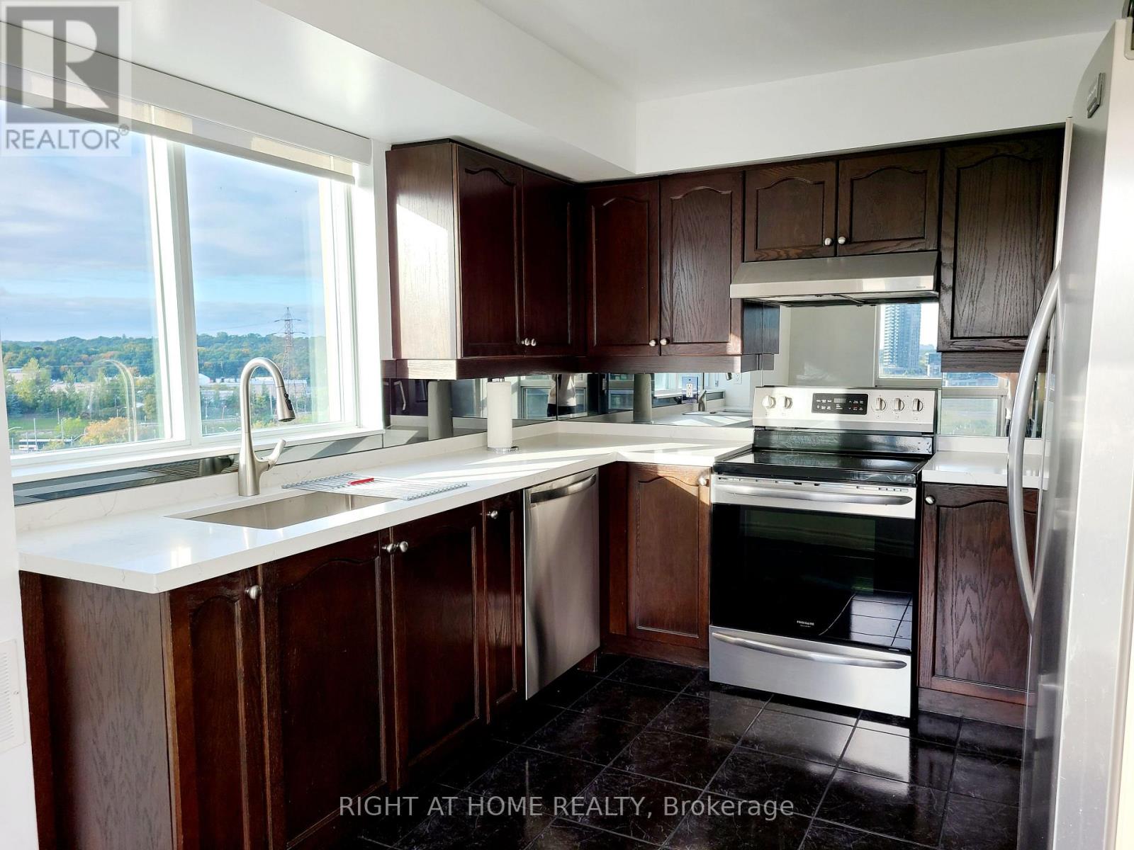 1008 - 2111 Lake Shore Boulevard W, Toronto (Mimico), Ontario  M8V 4B2 - Photo 17 - W14113518