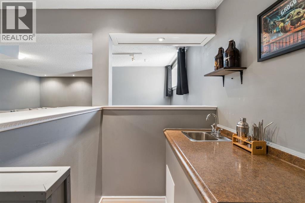338 Sunset Common