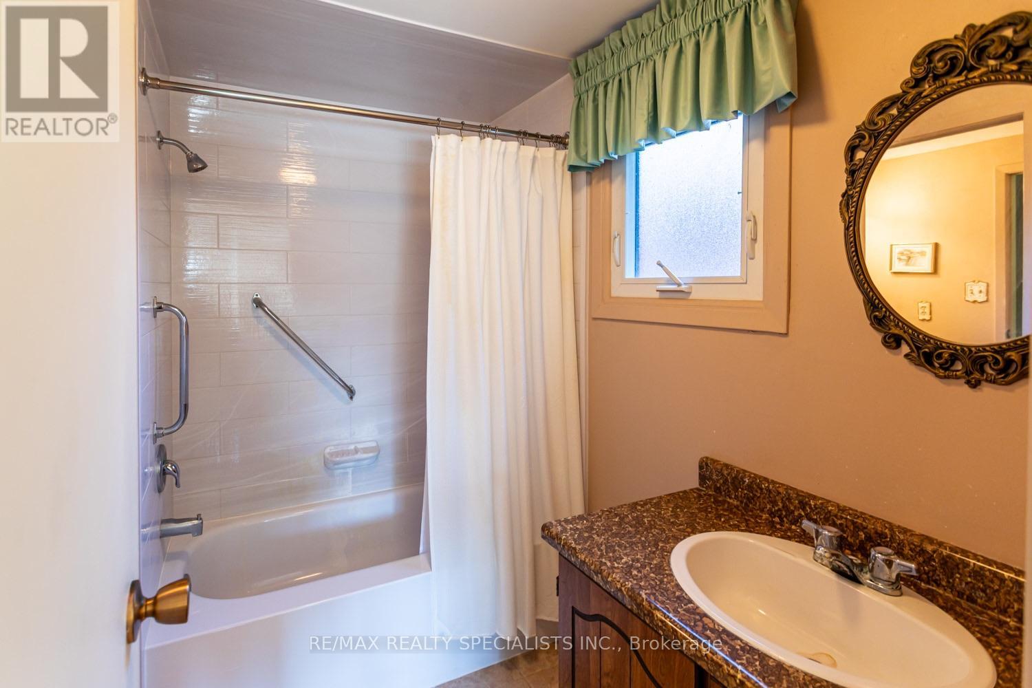 2412 Brasilia Circle, Mississauga, Ontario  L5N 2G1 - Photo 18 - W14112954