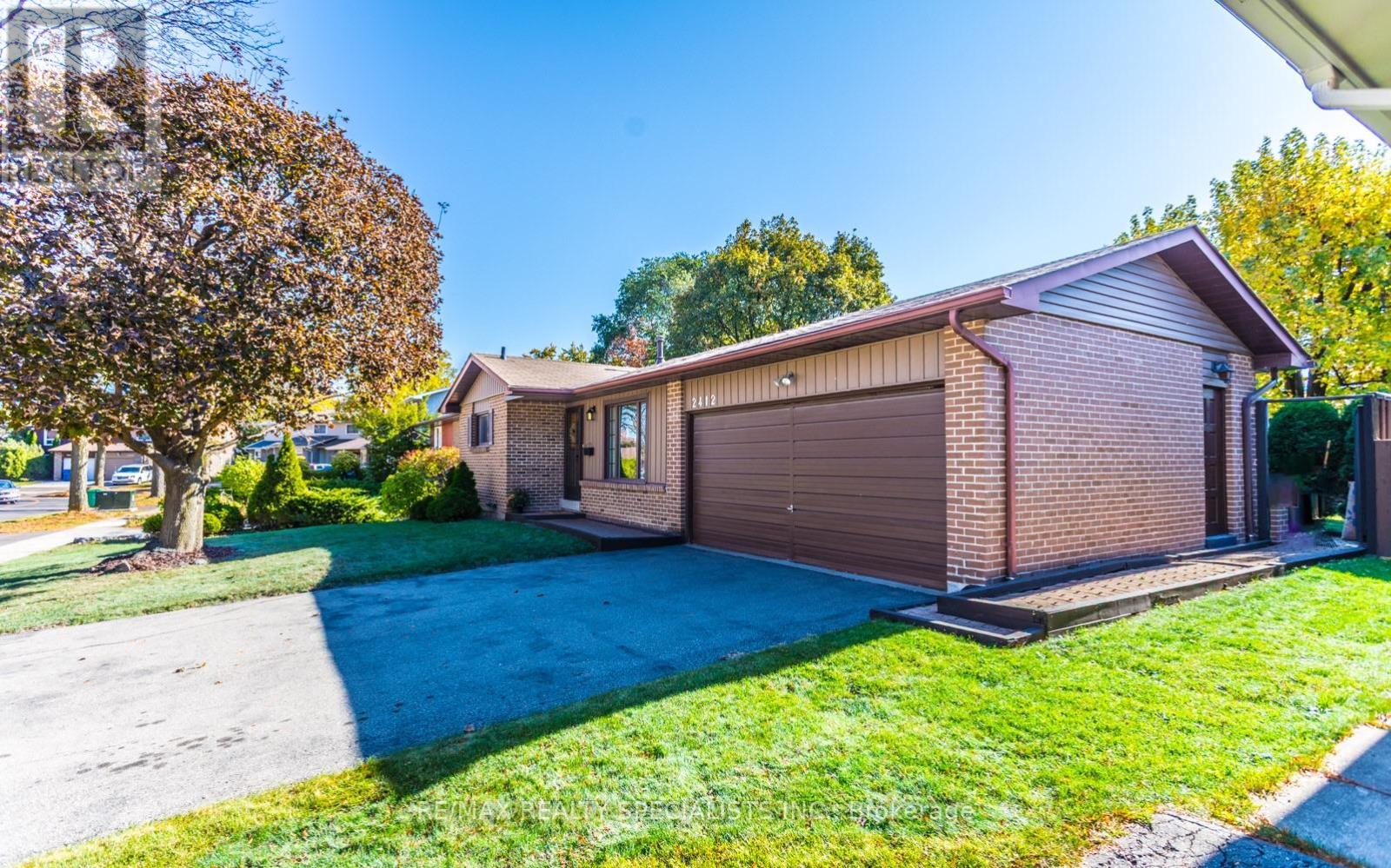 2412 Brasilia Circle, Mississauga, Ontario  L5N 2G1 - Photo 2 - W14112954