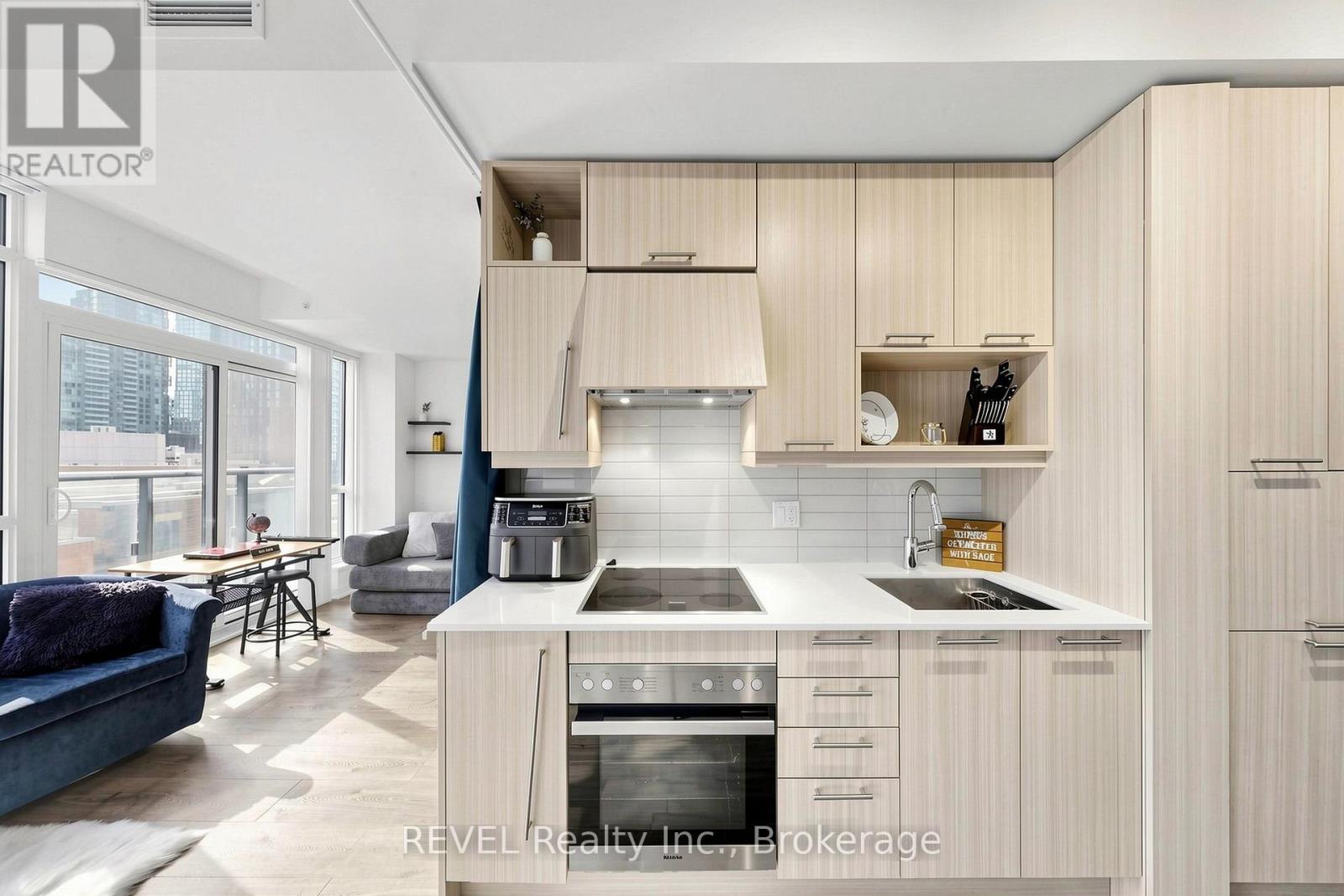 705 - 30 Nelson Street, Toronto (Waterfront Communities), Ontario  M5V 0H5 - Photo 14 - C14113578