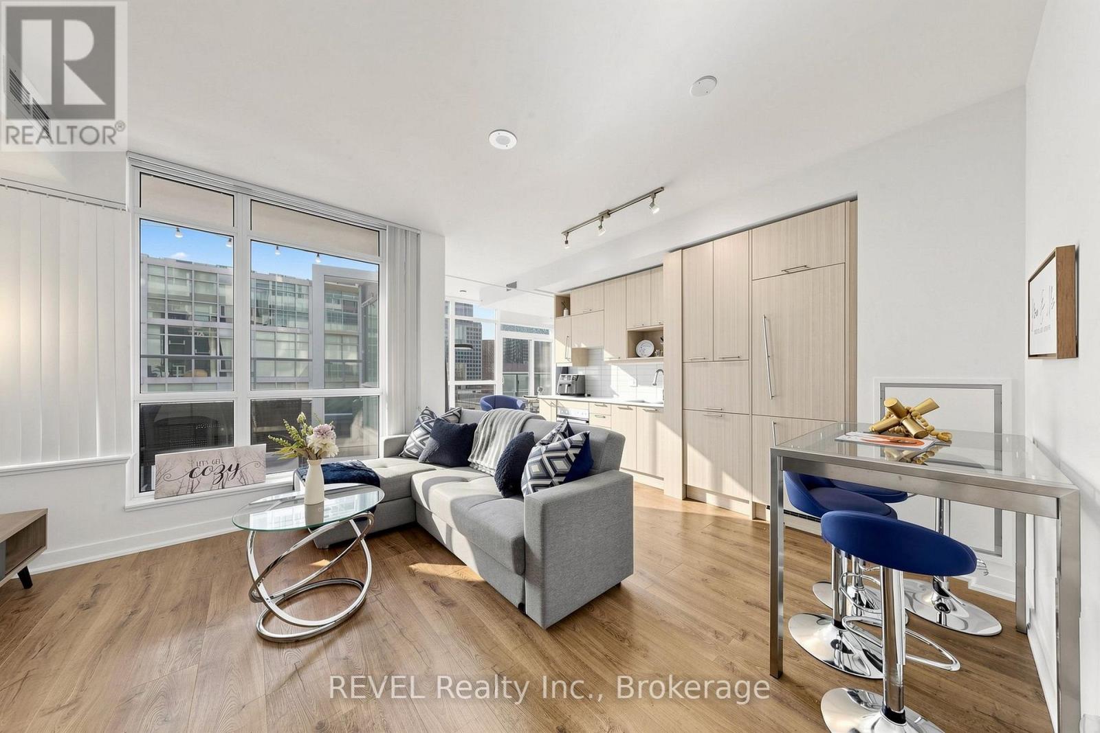 705 - 30 Nelson Street, Toronto (Waterfront Communities), Ontario  M5V 0H5 - Photo 6 - C14113578